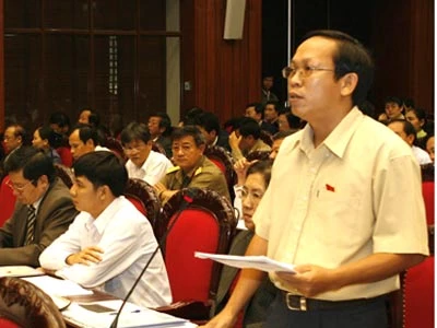 Các ĐBQH đề nghị Chính phủ báo cáo riêng về bôxit Tây Nguyên. Ảnh: Trí Dũng Các ĐBQH đề nghị Chính phủ báo cáo riêng về bôxit Tây Nguyên. Ảnh: Trí Dũng