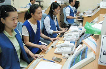 Vn-Index chưa bật dậy mạnh như HSBC dự báo là do thị trường còn quá nhiều lỗ hổng. Ảnh: MAI THẢO