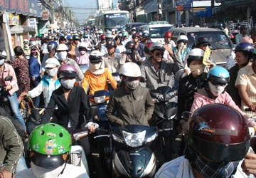 Gánh nặng phí xe sẽ dồn vào giá sản phẩm ảnh 1 Gánh nặng phí xe sẽ dồn vào giá sản phẩm ảnh 1