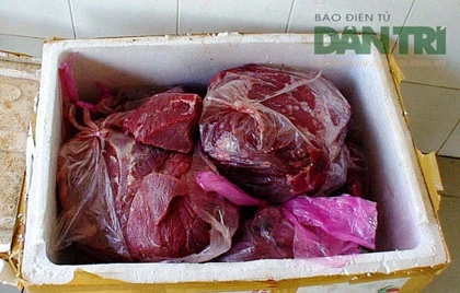Phát hiện gần 1 tấn “thịt bẩn” trên xe khách ảnh 2 Phát hiện gần 1 tấn “thịt bẩn” trên xe khách ảnh 2