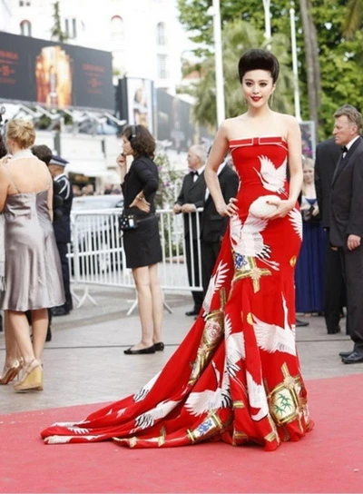 Minh tinh, tài tử tại thảm đỏ khai mạc LHP Cannes ảnh 1