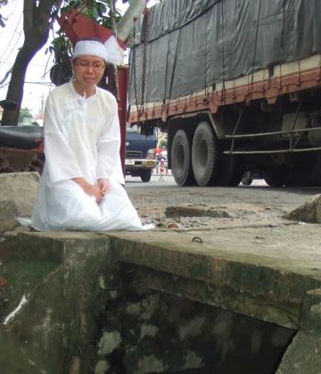 Vụ người đàn ông tử vong vì sụp cống: Gia đình nạn nhân sẽ khởi kiện ảnh 2 Vụ người đàn ông tử vong vì sụp cống: Gia đình nạn nhân sẽ khởi kiện ảnh 2