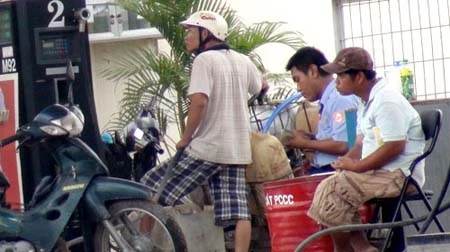 Coi chừng xăng dỏm ảnh 1 Coi chừng xăng dỏm ảnh 1
