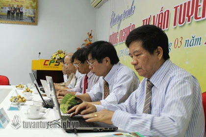 Trực tuyến "Hướng dẫn chọn ngành, nghề và cách làm hồ sơ dự thi" ảnh 3 Trực tuyến "Hướng dẫn chọn ngành, nghề và cách làm hồ sơ dự thi" ảnh 3