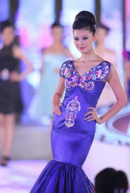 Người mẫu bán chuyên trở thành Hoa hậu Trung Quốc ảnh 2 Người mẫu bán chuyên trở thành Hoa hậu Trung Quốc ảnh 2