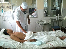 Vì tình, người mù đâm người sáng mắt ảnh 1 Vì tình, người mù đâm người sáng mắt ảnh 1