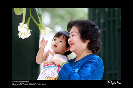 Triển lãm ảnh "Bóng mẹ" gây quỹ từ thiện ảnh 2 Triển lãm ảnh "Bóng mẹ" gây quỹ từ thiện ảnh 2