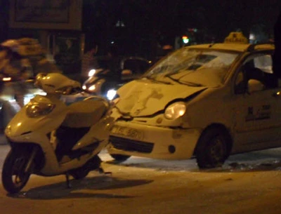 Điều tra làm rõ vụ taxi "điên" húc người trên phố ảnh 4 Điều tra làm rõ vụ taxi "điên" húc người trên phố ảnh 4