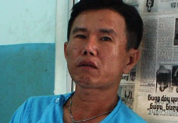 Một nhà báo tố bị công an đánh phải nhập viện ảnh 1