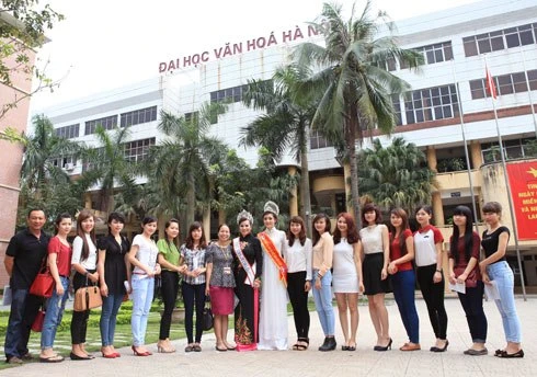 Diễm Hương làm giám khảo Hoa hậu các dân tộc VN ảnh 2 Diễm Hương làm giám khảo Hoa hậu các dân tộc VN ảnh 2