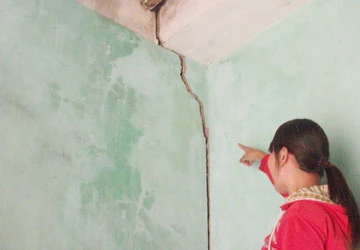Đường công vụ dự án đèo Cả làm nứt nhà dân ảnh 1 Đường công vụ dự án đèo Cả làm nứt nhà dân ảnh 1