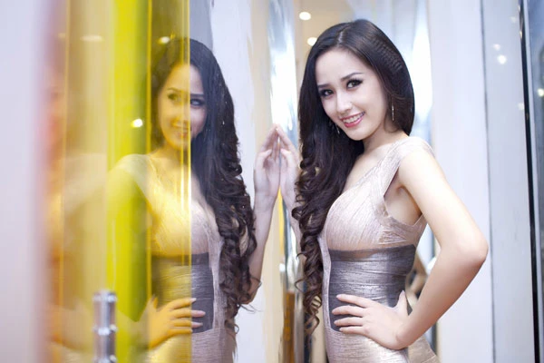 Mai Phương Thúy đẹp từng centimet ảnh 4 Mai Phương Thúy đẹp từng centimet ảnh 4