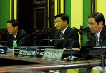 Bỏ quyền khởi tố vụ án của tòa ảnh 1