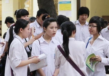 Sĩ tử "khiếp hãi" vì bị ép... ăn ảnh 1