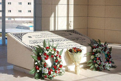 Palestine bắt đầu khai quật thi hài cố Tổng thống Arafat ảnh 1 Palestine bắt đầu khai quật thi hài cố Tổng thống Arafat ảnh 1
