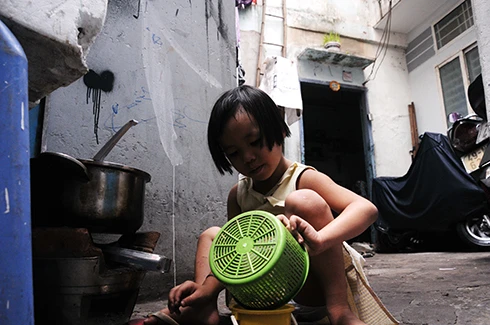 Cuộc sống trong căn nhà hơn 2 m2 ở trung tâm Sài Gòn ảnh 6 Cuộc sống trong căn nhà hơn 2 m2 ở trung tâm Sài Gòn ảnh 6