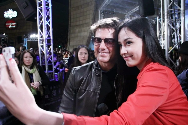 Mai Phương Thúy đọ sắc với Tom Cruise, Bondgirl ảnh 3 Mai Phương Thúy đọ sắc với Tom Cruise, Bondgirl ảnh 3