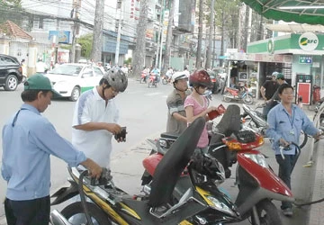 Nhùng nhằng xử lý xăng dỏm ảnh 1 Nhùng nhằng xử lý xăng dỏm ảnh 1