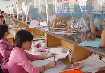 Công chức không sống bằng lương là tai họa ảnh 1 Công chức không sống bằng lương là tai họa ảnh 1