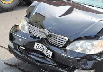 Tai nạn liên hoàn dưới chân cầu Sài Gòn ảnh 1 Tai nạn liên hoàn dưới chân cầu Sài Gòn ảnh 1