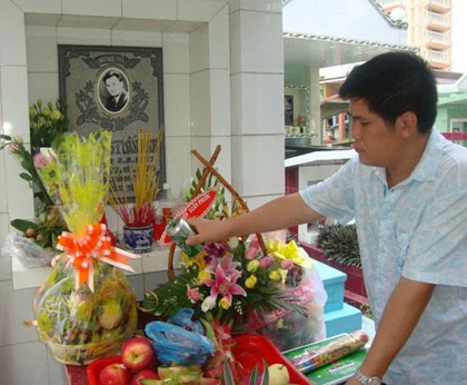 Nghệ sĩ quây quần tưởng nhớ Lê Công Tuấn Anh ảnh 3
