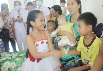 Hát cho bệnh nhân bớt đau ảnh 1 Hát cho bệnh nhân bớt đau ảnh 1