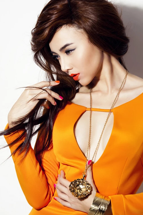 Đinh Ngọc Diệp khoe ba vòng ảnh 4 Đinh Ngọc Diệp khoe ba vòng ảnh 4