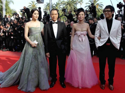 Lý Phi Nhi lộ vòng một tại LHP Cannes ảnh 5 Lý Phi Nhi lộ vòng một tại LHP Cannes ảnh 5