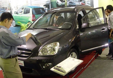 Sôi động thị trường ôtô giá rẻ ảnh 1 Sôi động thị trường ôtô giá rẻ ảnh 1