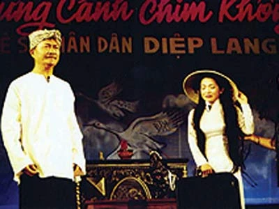 Ông Tư trời biển (NSND Diệp Lang) trong vở Lời ru của biển - ảnh: M.Châu
