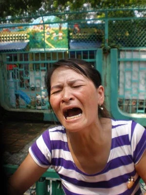 Chùm ảnh: Hiện trường vụ bắt cóc học sinh trường mầm non ảnh 11 Chùm ảnh: Hiện trường vụ bắt cóc học sinh trường mầm non ảnh 11