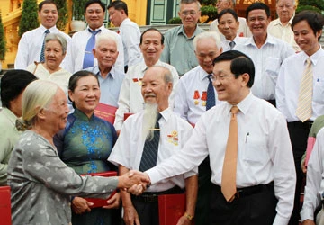 Chủ tịch nước tiếp các cựu tù chính trị ảnh 1 Chủ tịch nước tiếp các cựu tù chính trị ảnh 1