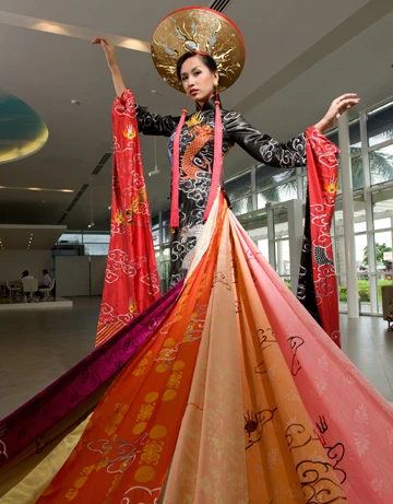 Võ Việt Chung: Hội trùng dương lụa Việt ảnh 2 Võ Việt Chung: Hội trùng dương lụa Việt ảnh 2