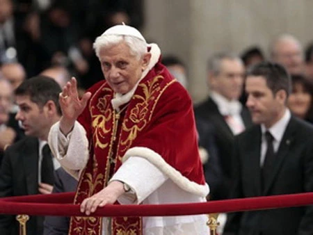 Giáo hoàng Benedict XVI đột ngột từ nhiệm ảnh 2 Giáo hoàng Benedict XVI đột ngột từ nhiệm ảnh 2