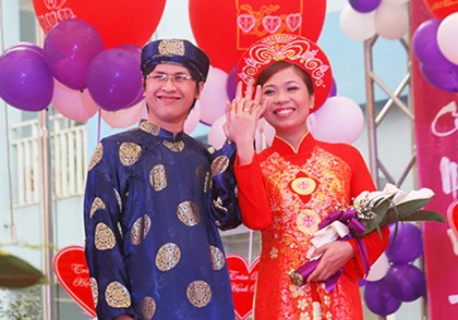 Hào hứng đám cưới tập thể “siêu” tiết kiệm tại Hà Nội ảnh 7 Hào hứng đám cưới tập thể “siêu” tiết kiệm tại Hà Nội ảnh 7