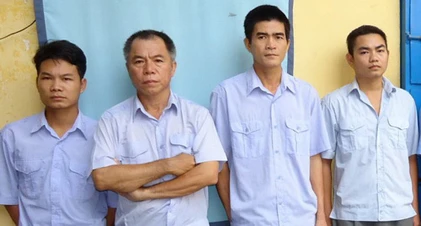 Vụ tai nạn tại cầu Ghềnh: Khởi tố, bắt tạm giam 7 bị can ảnh 1 Vụ tai nạn tại cầu Ghềnh: Khởi tố, bắt tạm giam 7 bị can ảnh 1