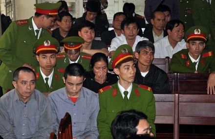 Trực tiếp phiên xử phúc thẩm sát thủ Lê Văn Luyện: Còn nhiều tình tiết khất tất chưa làm rõ ảnh 7 Trực tiếp phiên xử phúc thẩm sát thủ Lê Văn Luyện: Còn nhiều tình tiết khất tất chưa làm rõ ảnh 7