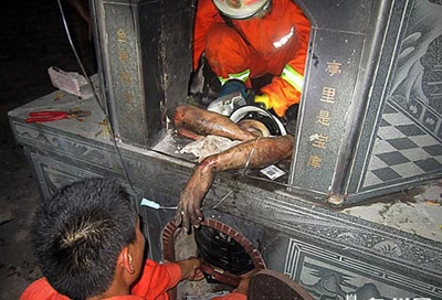 Tên trộm chùa suýt chết vì mắc kẹt trong tháp hoá vàng ảnh 3