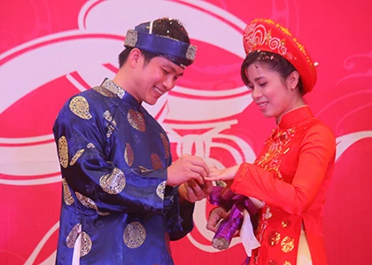 Hào hứng đám cưới tập thể “siêu” tiết kiệm tại Hà Nội ảnh 5 Hào hứng đám cưới tập thể “siêu” tiết kiệm tại Hà Nội ảnh 5