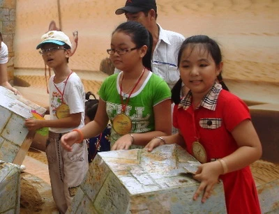 "Giành giật" con vì chuyện học hè ảnh 2 "Giành giật" con vì chuyện học hè ảnh 2