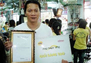 “Phù thủy tóc” Võ Thanh Hùng ảnh 3 “Phù thủy tóc” Võ Thanh Hùng ảnh 3