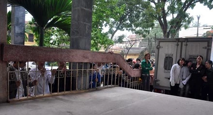 Trực tiếp phiên xử phúc thẩm sát thủ Lê Văn Luyện: Còn nhiều tình tiết khất tất chưa làm rõ ảnh 10 Trực tiếp phiên xử phúc thẩm sát thủ Lê Văn Luyện: Còn nhiều tình tiết khất tất chưa làm rõ ảnh 10