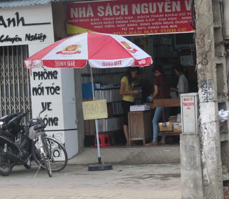 Nghệ An: "Phao" thi bày bán như rau ảnh 4