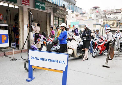 Giá xăng tăng 2.100 đồng/lít ảnh 3