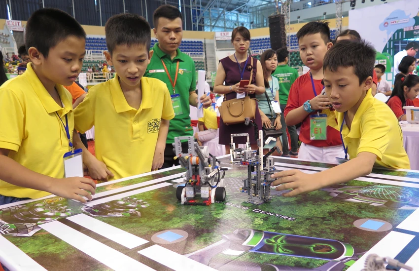 Ngày hội Robocon Quốc tế 2015 quy tụ 121 đội thi ảnh 5 Ngày hội Robocon Quốc tế 2015 quy tụ 121 đội thi ảnh 5
