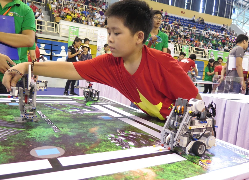 Ngày hội Robocon Quốc tế 2015 quy tụ 121 đội thi ảnh 4 Ngày hội Robocon Quốc tế 2015 quy tụ 121 đội thi ảnh 4