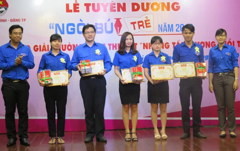 Tuyên dương 16 cá nhân và tập thể đạt giải thưởng Ngòi Bút Trẻ lần 8 ảnh 4 Tuyên dương 16 cá nhân và tập thể đạt giải thưởng Ngòi Bút Trẻ lần 8 ảnh 4