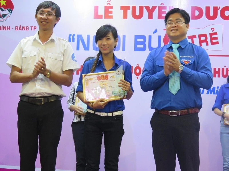 Tuyên dương 16 cá nhân và tập thể đạt giải thưởng Ngòi Bút Trẻ lần 8 ảnh 2 Tuyên dương 16 cá nhân và tập thể đạt giải thưởng Ngòi Bút Trẻ lần 8 ảnh 2
