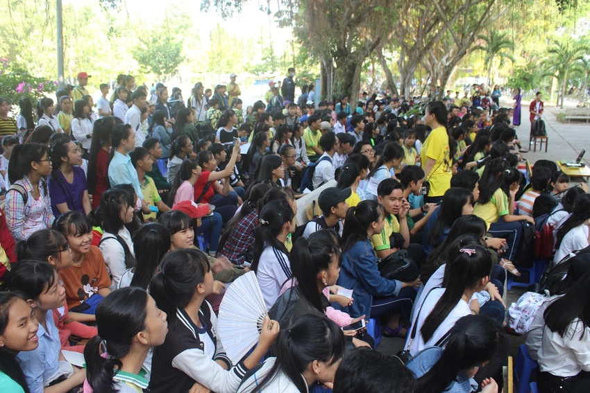 Tết sách của học trò nghèo ảnh 2 Tết sách của học trò nghèo ảnh 2