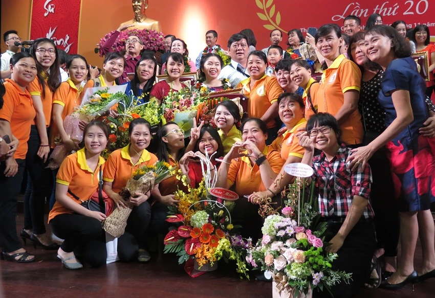 Bí thư Nhân trao giải thưởng Võ Trường Toản cho 40 GV ảnh 4 Bí thư Nhân trao giải thưởng Võ Trường Toản cho 40 GV ảnh 4
